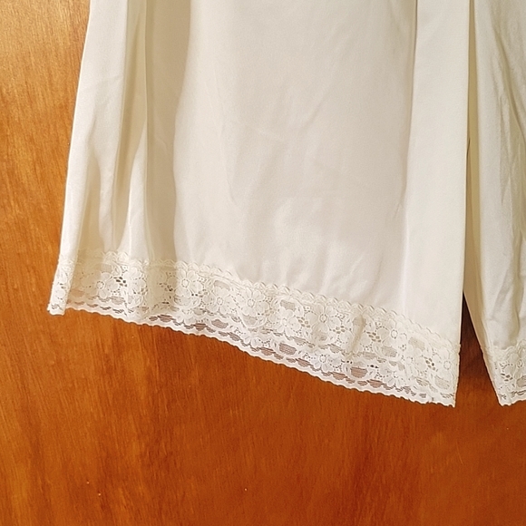 Vintage Vanity Fair bloomers - Picture 2 of 4